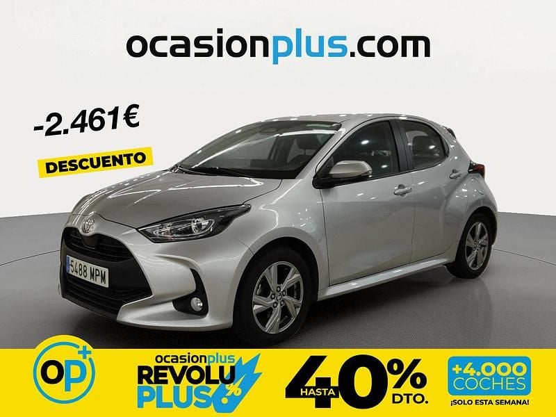 Usado Toyota Yaris Hybrid Active 116 CV (85 kW) 2024 Gris Berlina