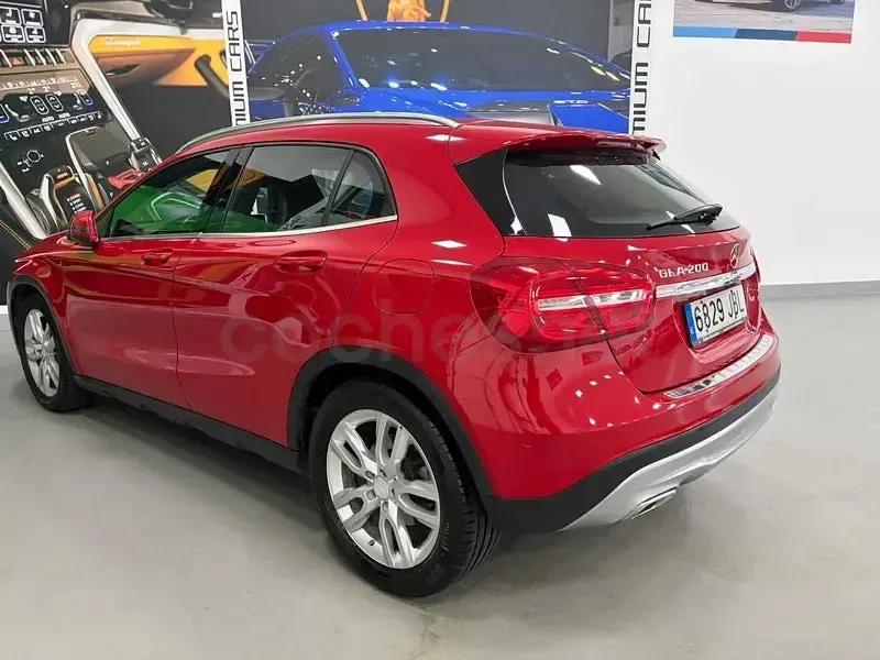 Usado Mercedes GLA200 Style 136 CV (100 kW) 2015 Rojo SUV