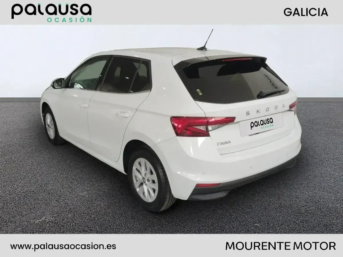 Usado Skoda Fabia Selection 95 CV (69 kW) 2025 Blanco Utilitario
