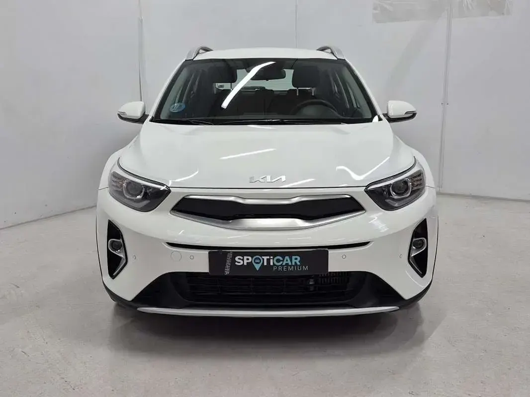 Usado Kia Stonic 101 CV (74 kW) 2025 Blanco SUV