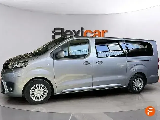Usado Toyota Proace Verso Active 131 CV (96 kW) 2023 Gris Familiar