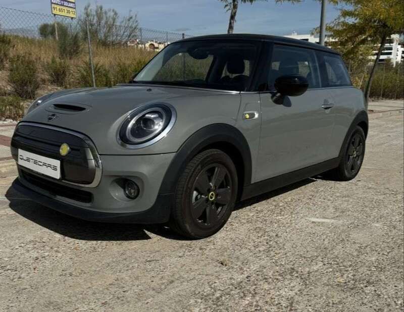 Usado Mini Cooper SE 135 kW (184 CV) 2021 Gris Utilitario