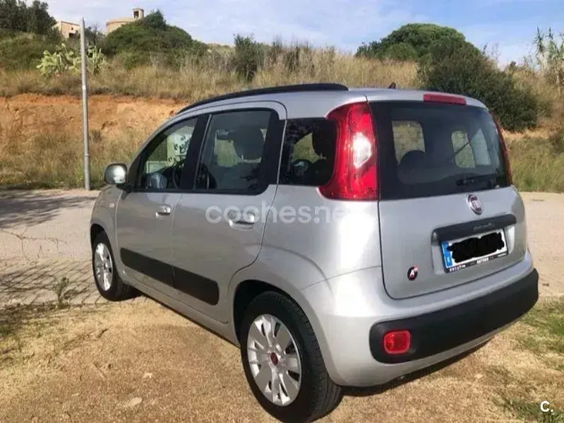 Usado Fiat Panda Lounge 69 CV (50 kW) 2017 Gris / plata Utilitario
