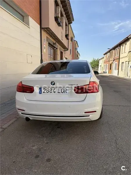 Usado BMW 318 150 CV (110 kW) 2020 Blanco Berlina