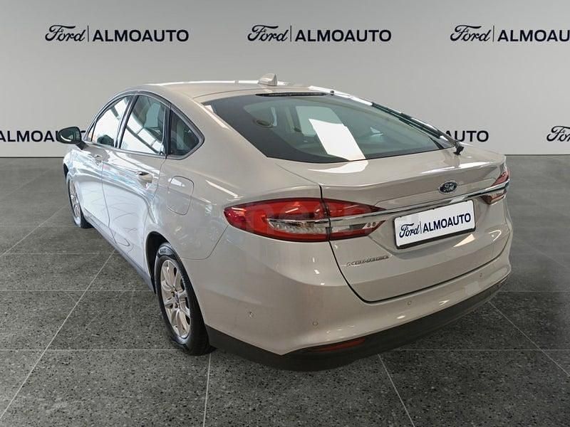 Usado Ford Mondeo Trend 150 HP (110 kW) 2020 Cinzento Sedan