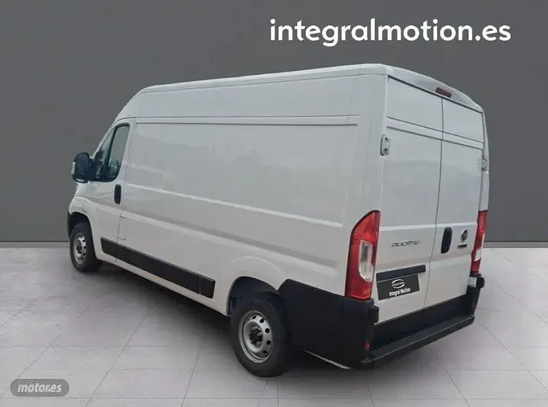 Usado Fiat Ducato Easy 140 CV (102 kW) 2023 Blanco Van