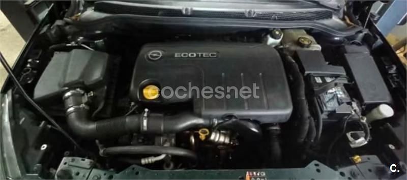 Usado Opel Astra Selective 110 HP (80 kW) 2013 Azul Sedan