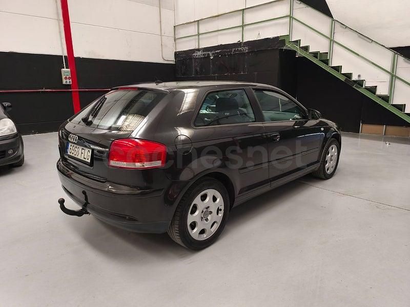 Usado Audi A3 Ambiente 140 CV (102 kW) 2007 Negro Utilitario