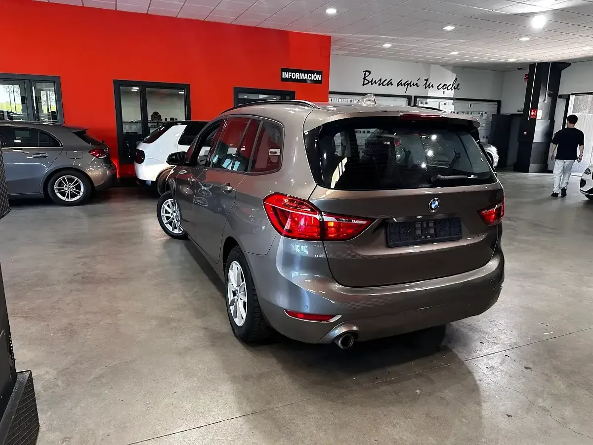 Usado BMW 116 116 CV (85 kW) 2019 Beige Utilitario
