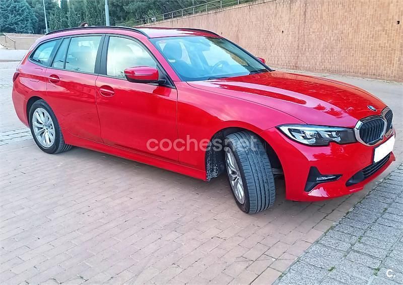 Rojo Usado 2021 BMW 330e Familiar | 26.000 € (Buen precio) - Imagen 1/4