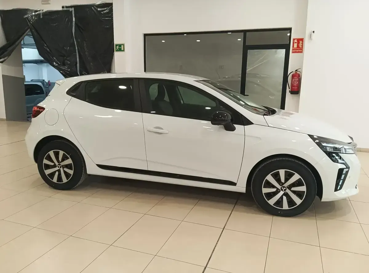 Nuevo Mitsubishi Colt Motion 100 CV (73 kW) 2025 Blanco Berlina
