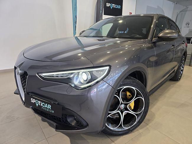 Usado Alfa Romeo Stelvio Executive 210 CV (154 kW) 2019 Gris SUV
