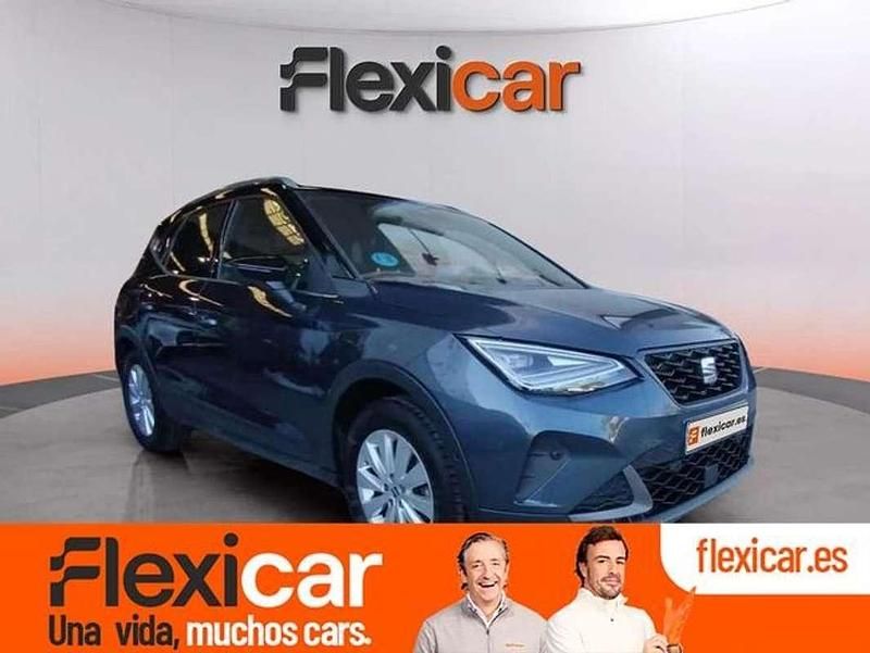 Usado Seat Arona FR 110 CV (80 kW) 2022 Gris SUV