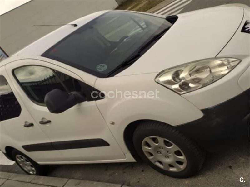 Blanco Usado 2012 Peugeot Partner Tepee Monovolumen | 6800 € (Precio justo) - Imagen 1/4