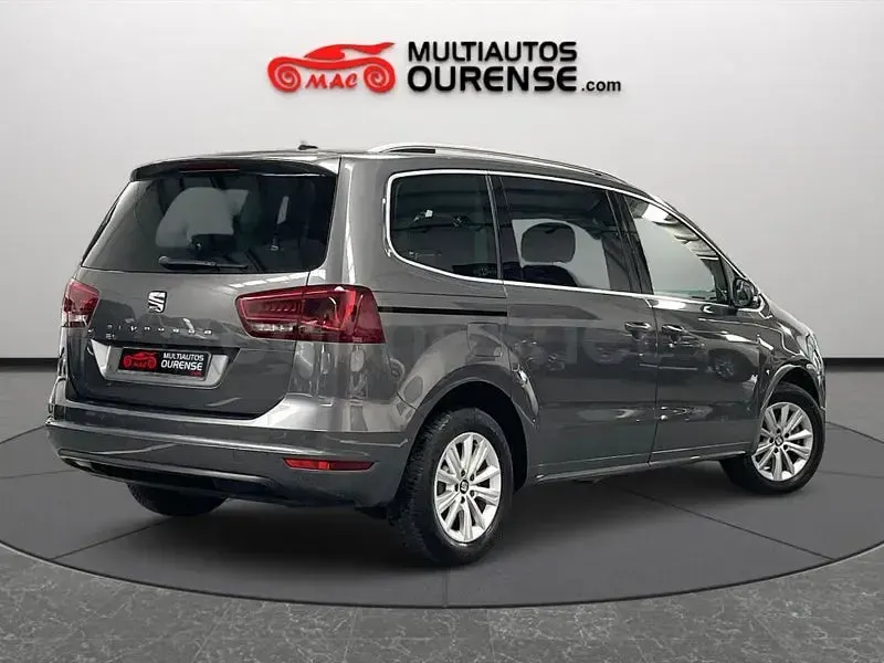 Usado Seat Alhambra Style 150 CV (110 kW) 2020 Gris / plata Monovolumen