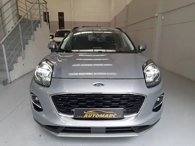Usado Ford Puma Titanium 120 CV (88 kW) 2021 Gris / plata SUV
