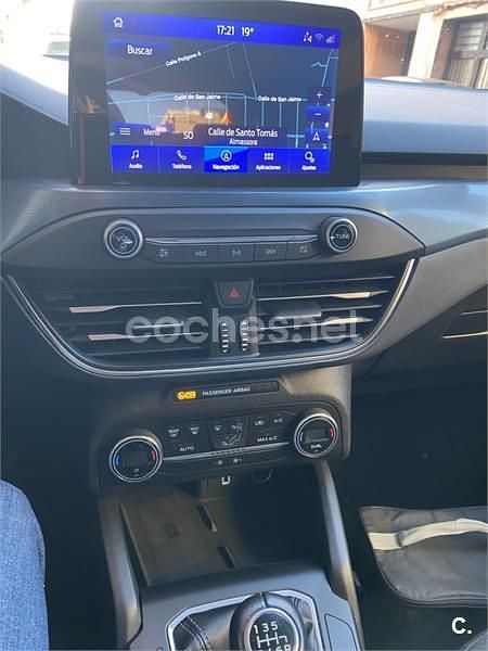 Usado Ford Focus Active 125 CV (91 kW) 2021 Gris / plata Berlina