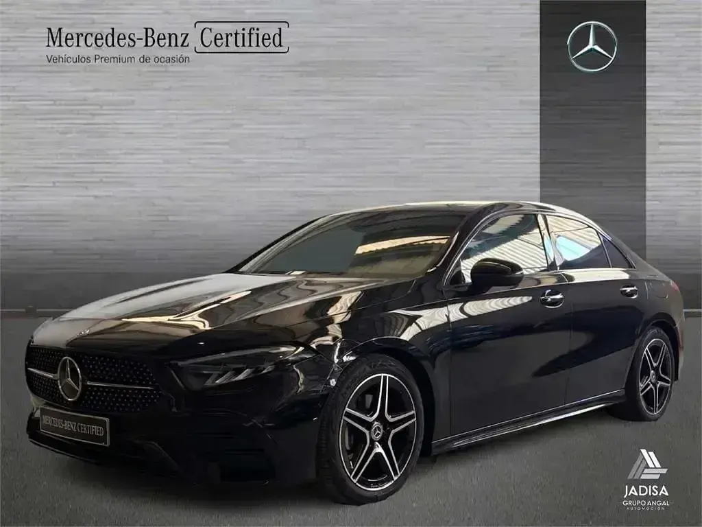 Usado Mercedes A180 136 CV (100 kW) 2025 Negro Berlina