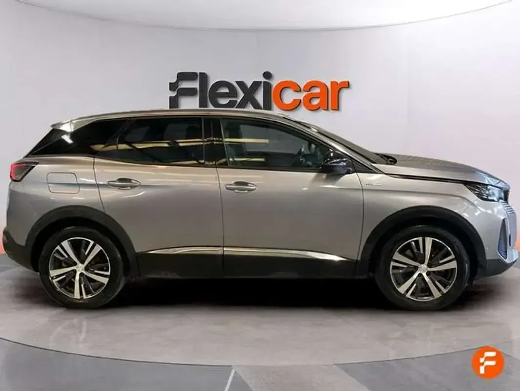 Usado Peugeot 3008 Allure 226 CV (166 kW) 2023 Gris SUV