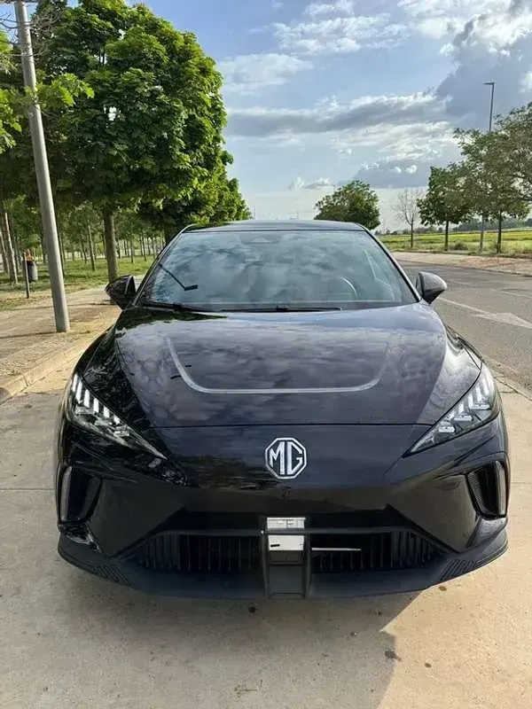 Usado MG MG4 EV Luxury 150 kW (204 CV) 2024 Negro Utilitario