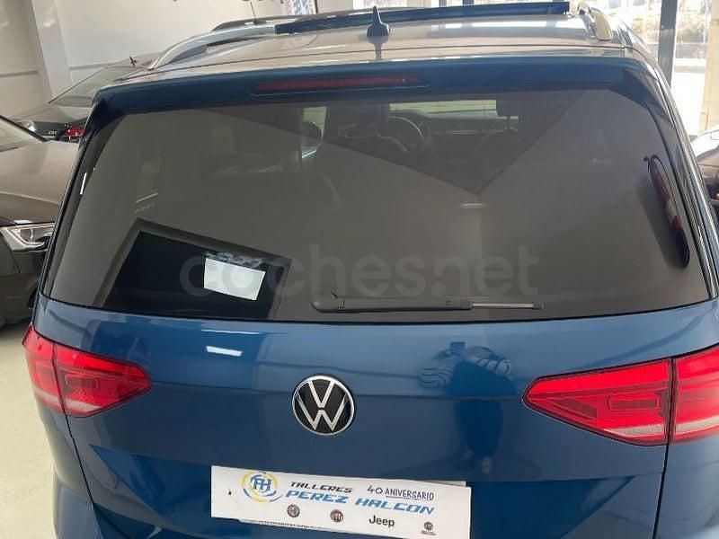 Usado VW Touran Advance 150 CV (110 kW) 2020 Azul Monovolumen