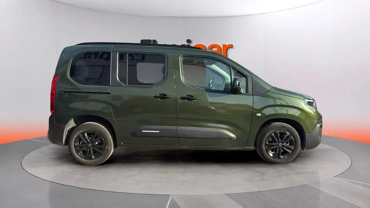 Usado Citroën Berlingo 102 CV (75 kW) 2025 Verde Monovolumen