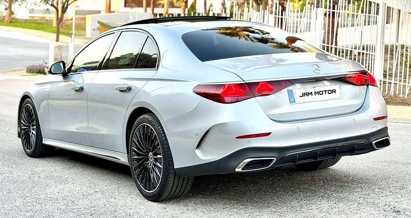 Usado Mercedes E220 197 CV (144 kW) 2024 Gris Berlina