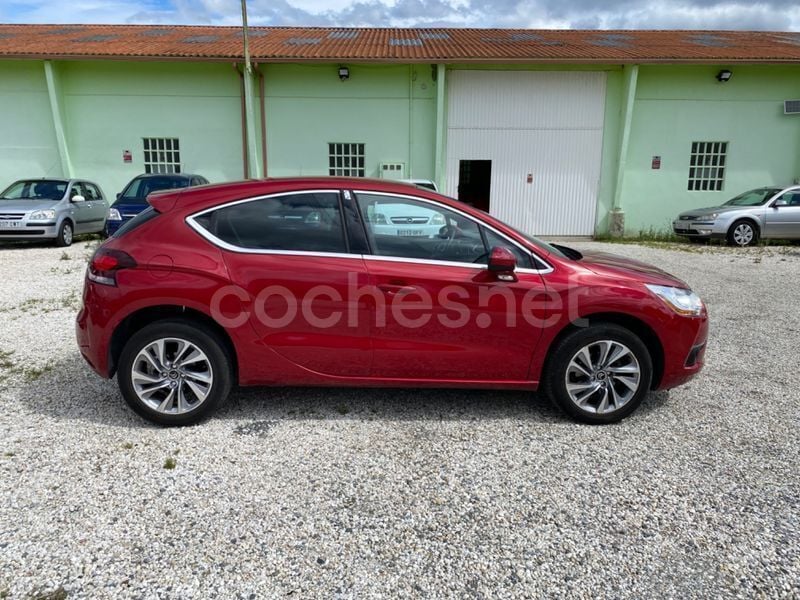 Usado DS Automobiles DS4 Design 92 CV (67 kW) 2015 Granate Berlina