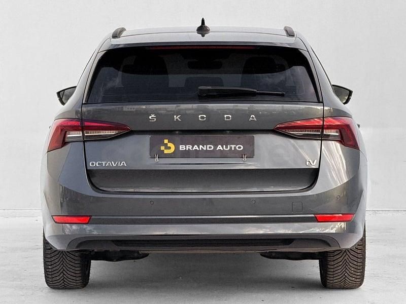 Usado Skoda Octavia Style 204 CV (150 kW) 2021 Gris / plata Familiar