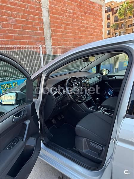 Gris / plata Usado 2016 VW Touran Edition Monovolumen | 10.800 € (Buen precio) - Imagen 1/1