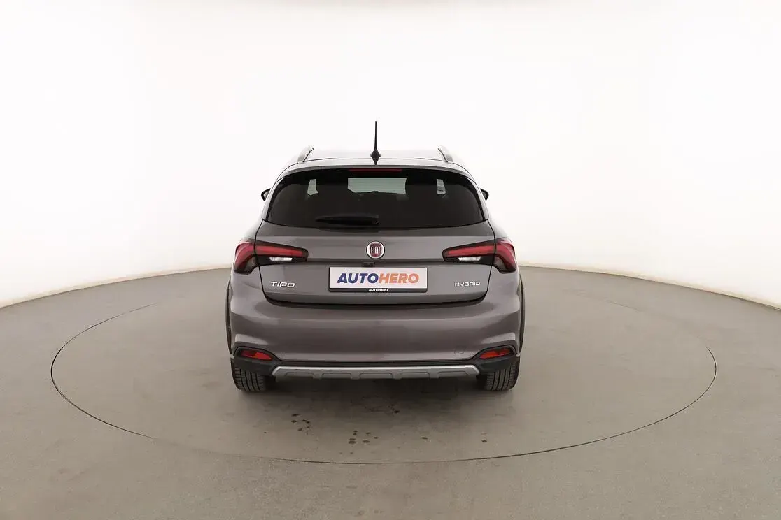 Usado Fiat Tipo Cross 131 CV (96 kW) 2022 Gris Berlina