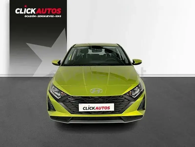 Usado Hyundai i20 84 CV (61 kW) 2024 Verde Utilitario