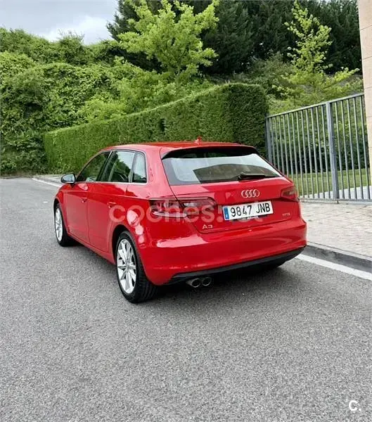 Usado Audi A3 Advanced 125 CV (91 kW) 2016 Rojo Berlina