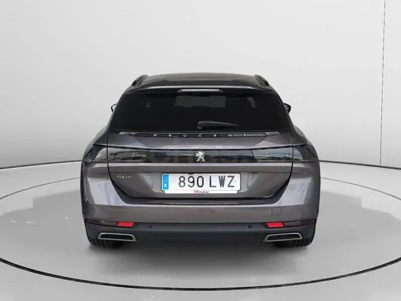 Usado Peugeot 508 SW Allure 130 CV (95 kW) 2022 Gris / plata Familiar