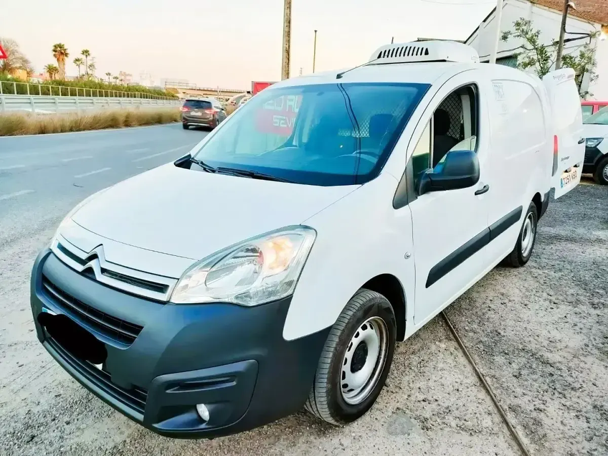 Usado Citroën Berlingo 100 CV (73 kW) 2017 Blanco Monovolumen