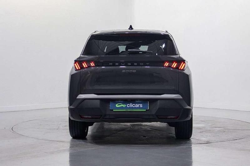 Usado Peugeot 5008 Allure 136 CV (100 kW) 2025 Gris SUV