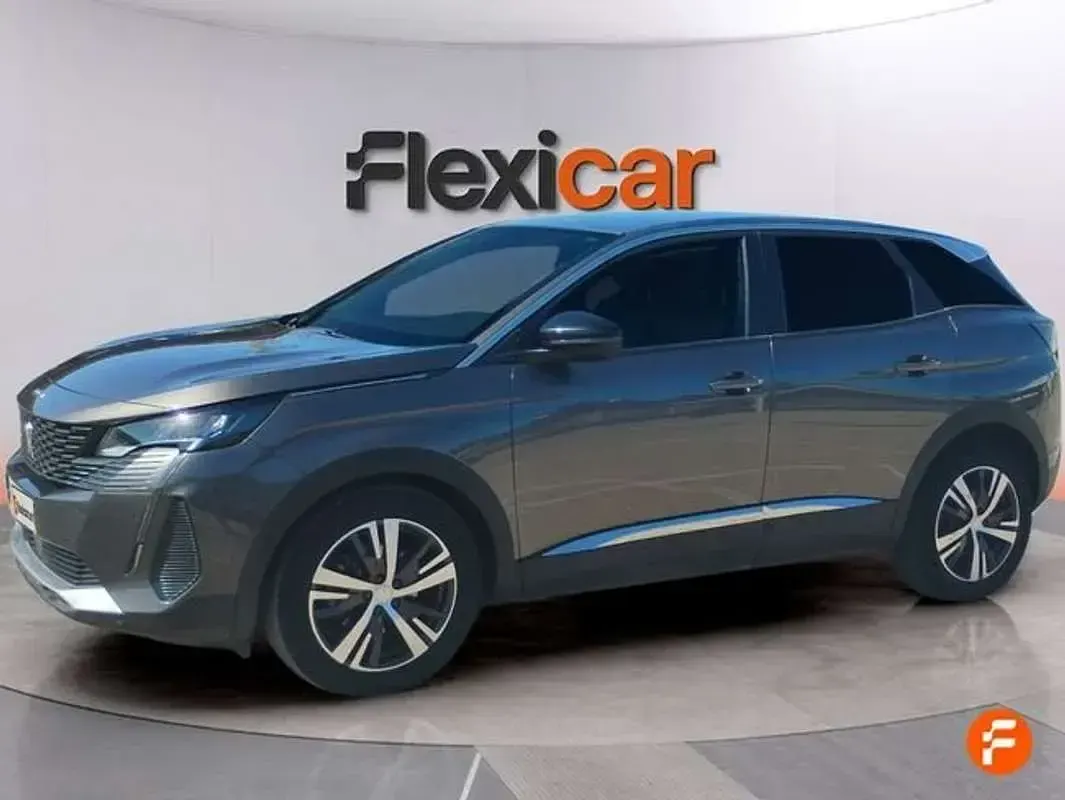 Usado Peugeot 3008 Allure 131 CV (96 kW) 2022 Gris SUV
