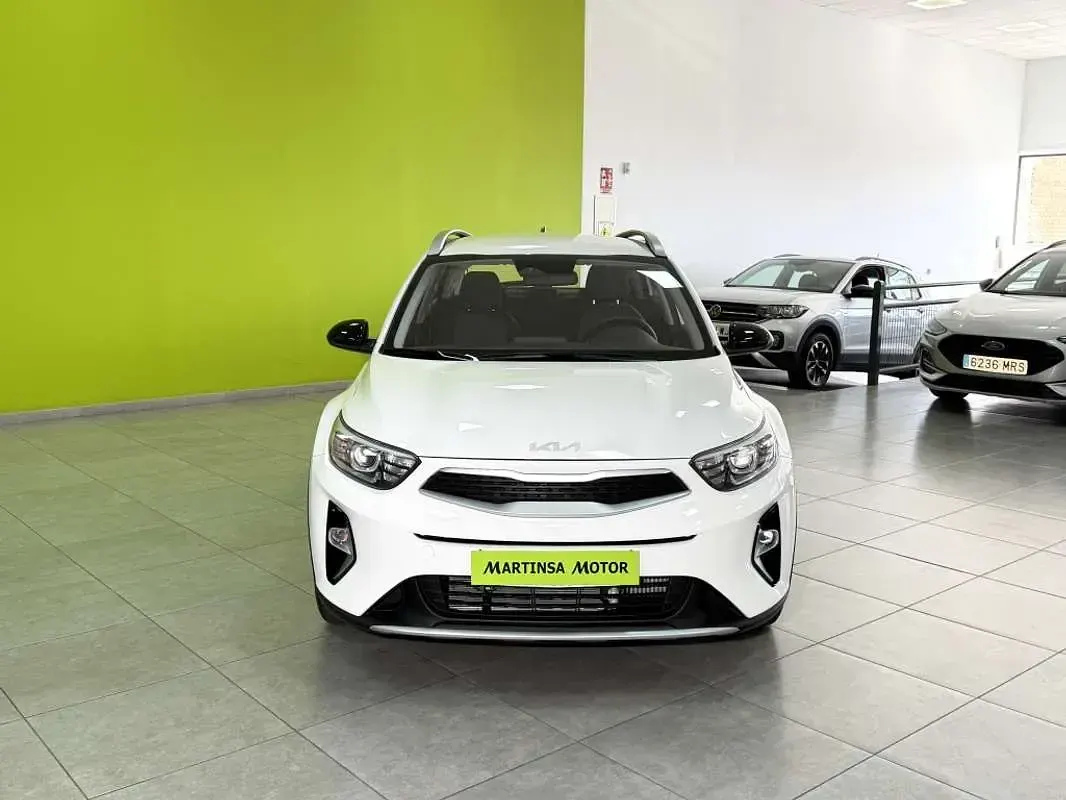 Usado Kia Stonic 101 CV (74 kW) 2025 Blanco SUV