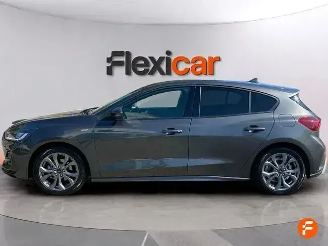 Usado Ford Focus ST-Line 155 CV (114 kW) 2024 Gris Berlina