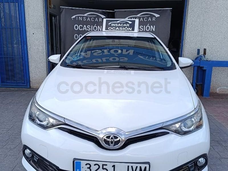 Usado Toyota Auris Active 116 CV (85 kW) 2017 Blanco Berlina