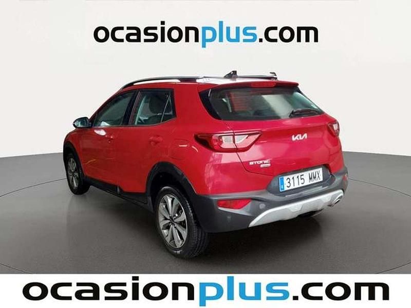 Usado Kia Stonic 101 CV (74 kW) 2024 Rojo SUV