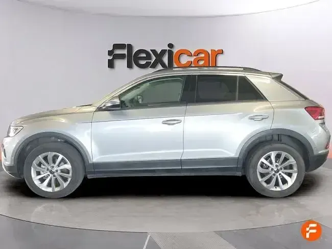 Usado VW T-Roc Life 115 CV (84 kW) 2024 Gris SUV