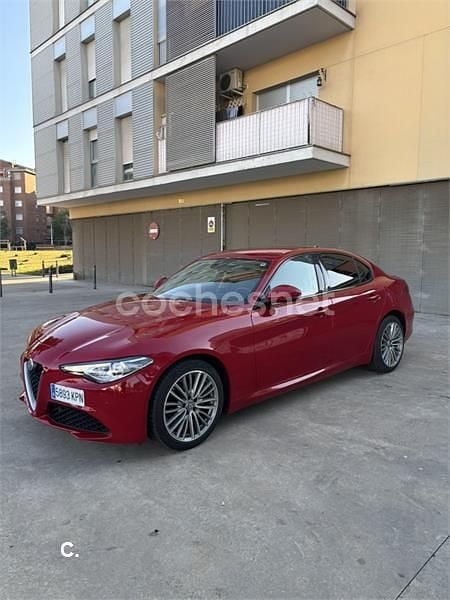 Usado Alfa Romeo Giulia 200 CV (147 kW) 2018 Rojo Berlina