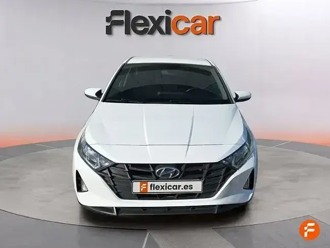 Usado Hyundai i20 84 CV (61 kW) 2021 Blanco Utilitario