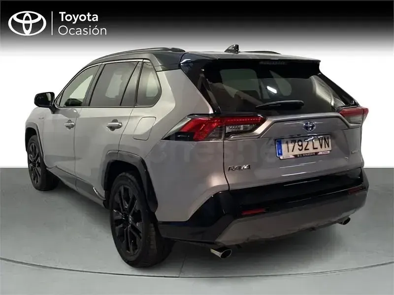 Usado Toyota RAV4 Hybrid Style 218 CV (160 kW) 2021 Gris / plata SUV