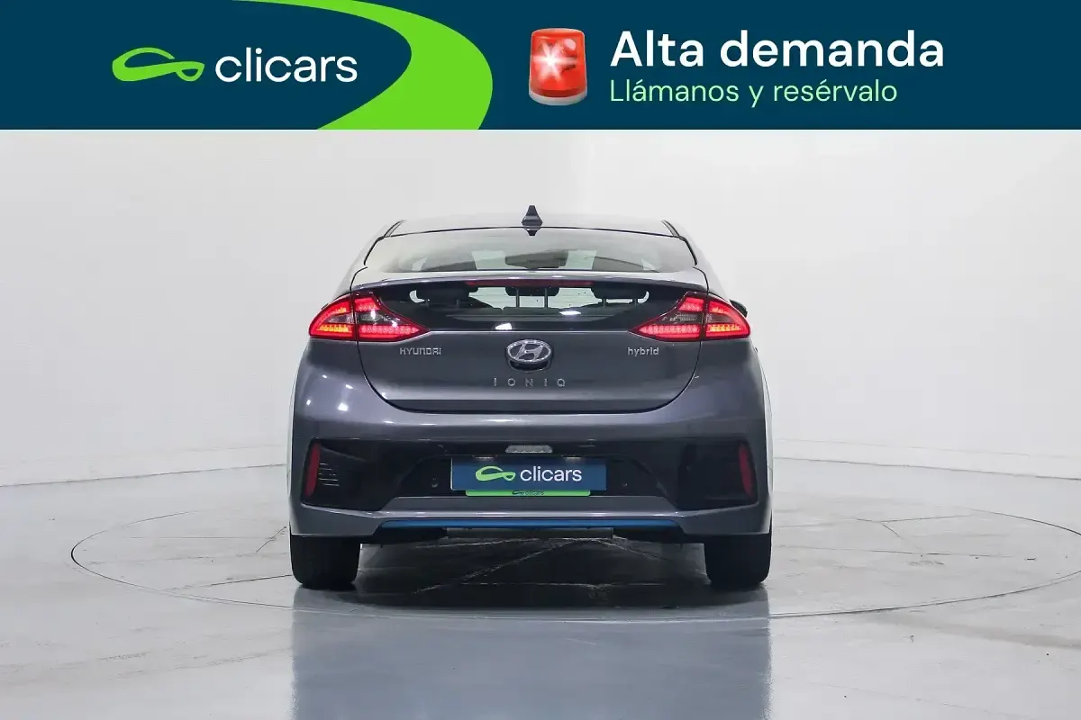 Usado Hyundai Ioniq 141 CV (103 kW) 2017 Gris / plata Utilitario