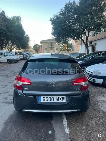 Usado Citroën C4 Seduction 114 CV (83 kW) 2013 Marrón Berlina