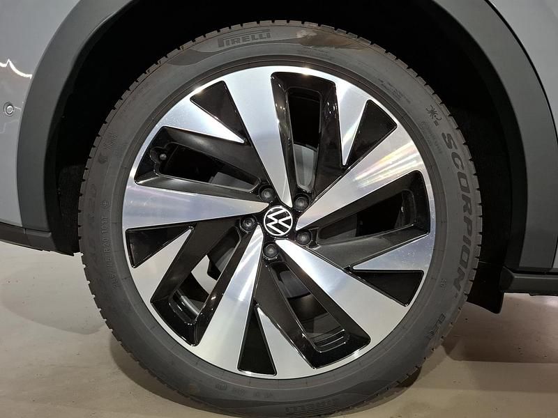 Usado VW ID.5 Pro 150 kW (204 CV) 2025 Gris ceres techo negro SUV