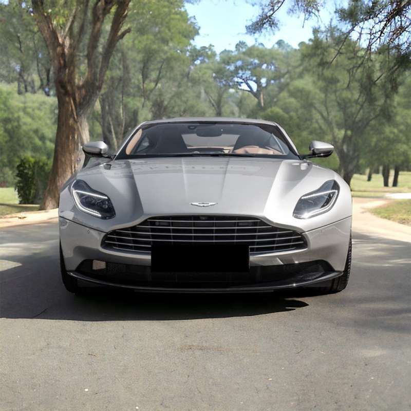 Plateado Usado 2023 Aston Martin DB11 Coupe | 185.000 € - Imagen 1/4
