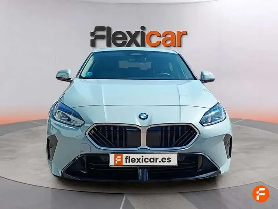 Usado BMW 120 170 CV (125 kW) 2025 Gris Utilitario